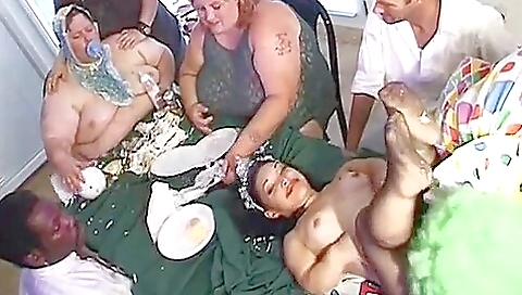 Sexy dark brown sucks and fucks